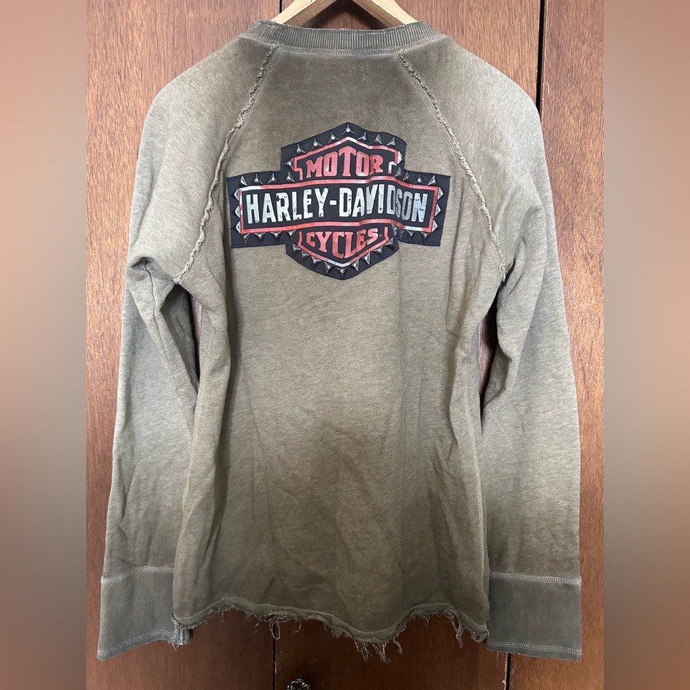 Harley Davidson Woman’s large sweatshirt